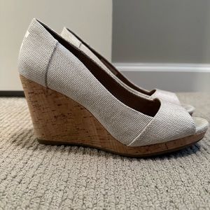 Toms Wedges